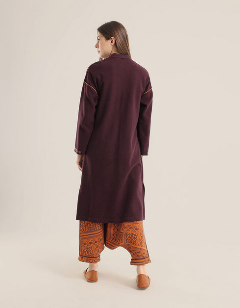 Long sleeves short jacket with embroidery on the front and sleeves