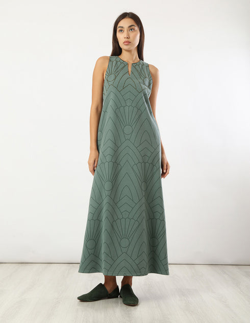 Long sleeveless dress