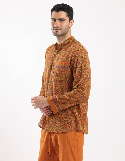 Printed shirt with small front pocket