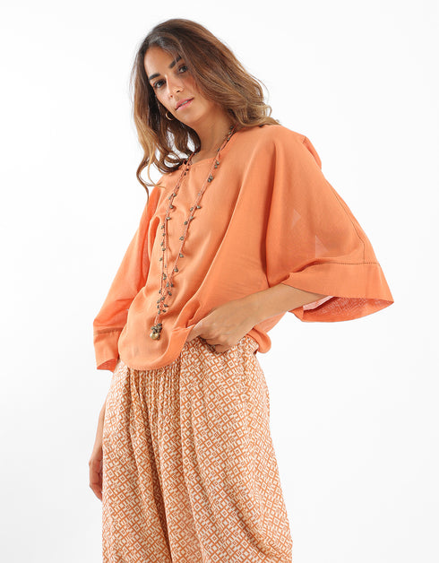 Short top with 3/4 wide sleeves