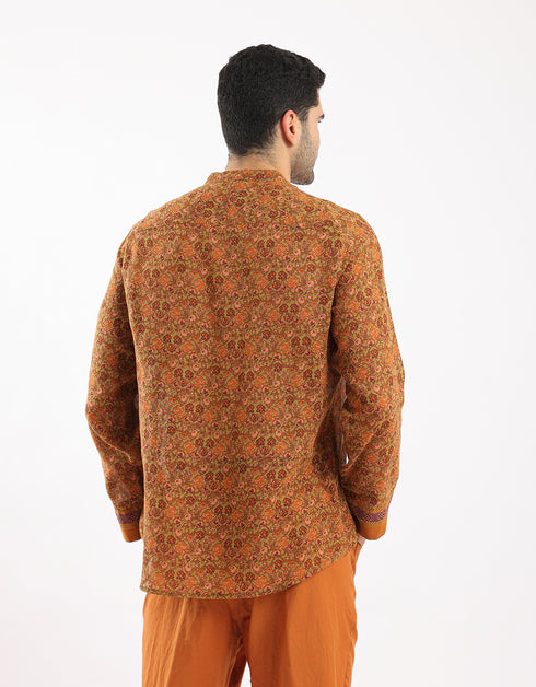 Printed shirt with small front pocket