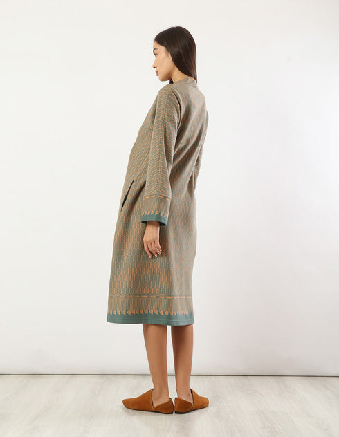 فستان قصير جاكار منقوش