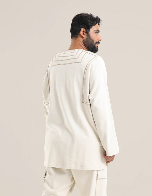 Sweater with round neckline with slits