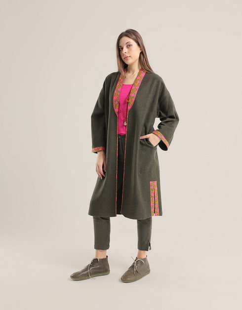 Sleeveless tank top with round neckline