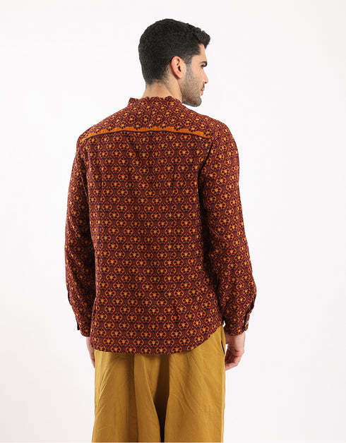 Printed cotton shirt with a single front pocket
