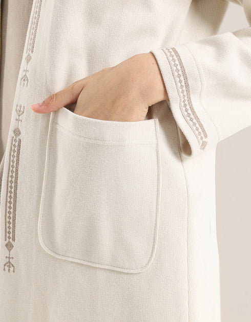 Long sleeves short jacket with embroidery on the front and sleeves