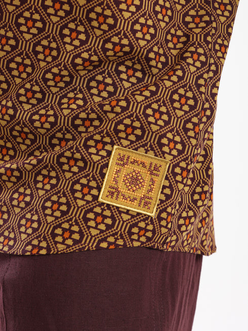 Printed cotton shirt with a single front pocket