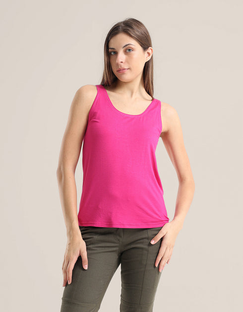 Sleeveless tank top with round neckline