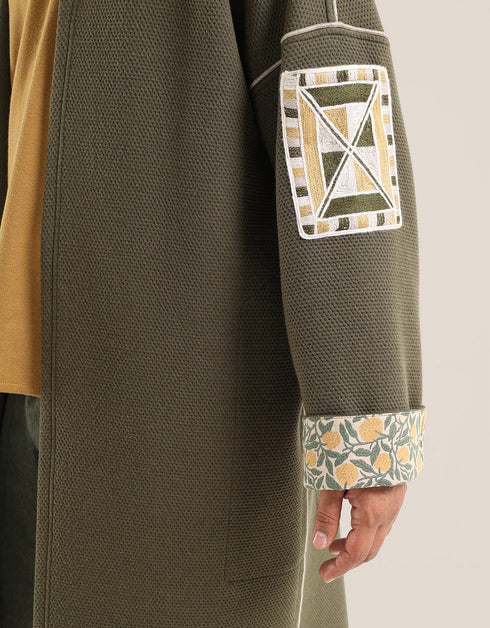 Quilted short coat with hoodie