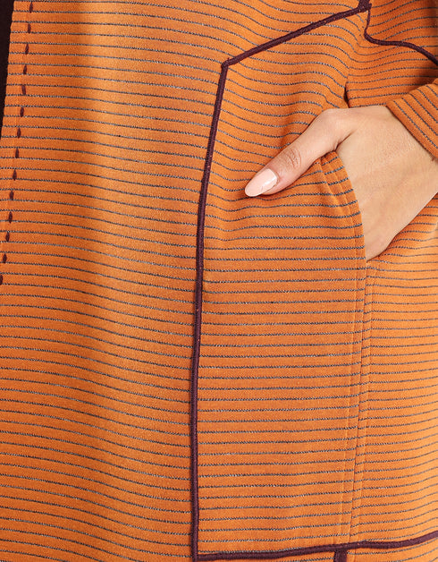 معطف مخطط مبطن قابل للعكس مع لونين مختلفين على كل جانب