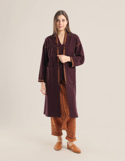 Long sleeves short jacket with embroidery on the front and sleeves