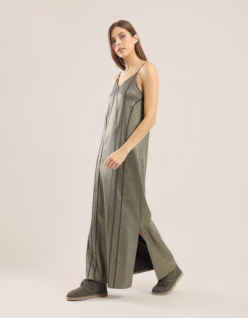 Sleeveless long dress with adjustable thin straps