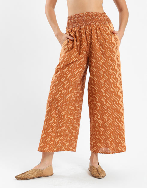 Wide leg pants on printed cotton with wide elastic waistband