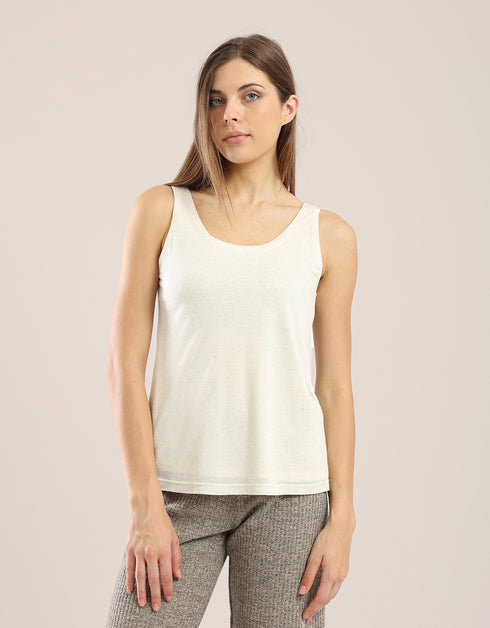 Sleeveless tank top with round neckline