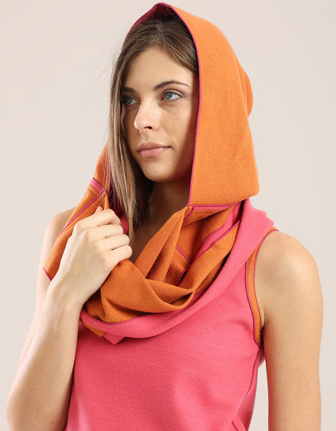 Reversible hooded scarf in 2 coloured jacquard