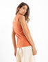 Top sleeveless with a square neckline