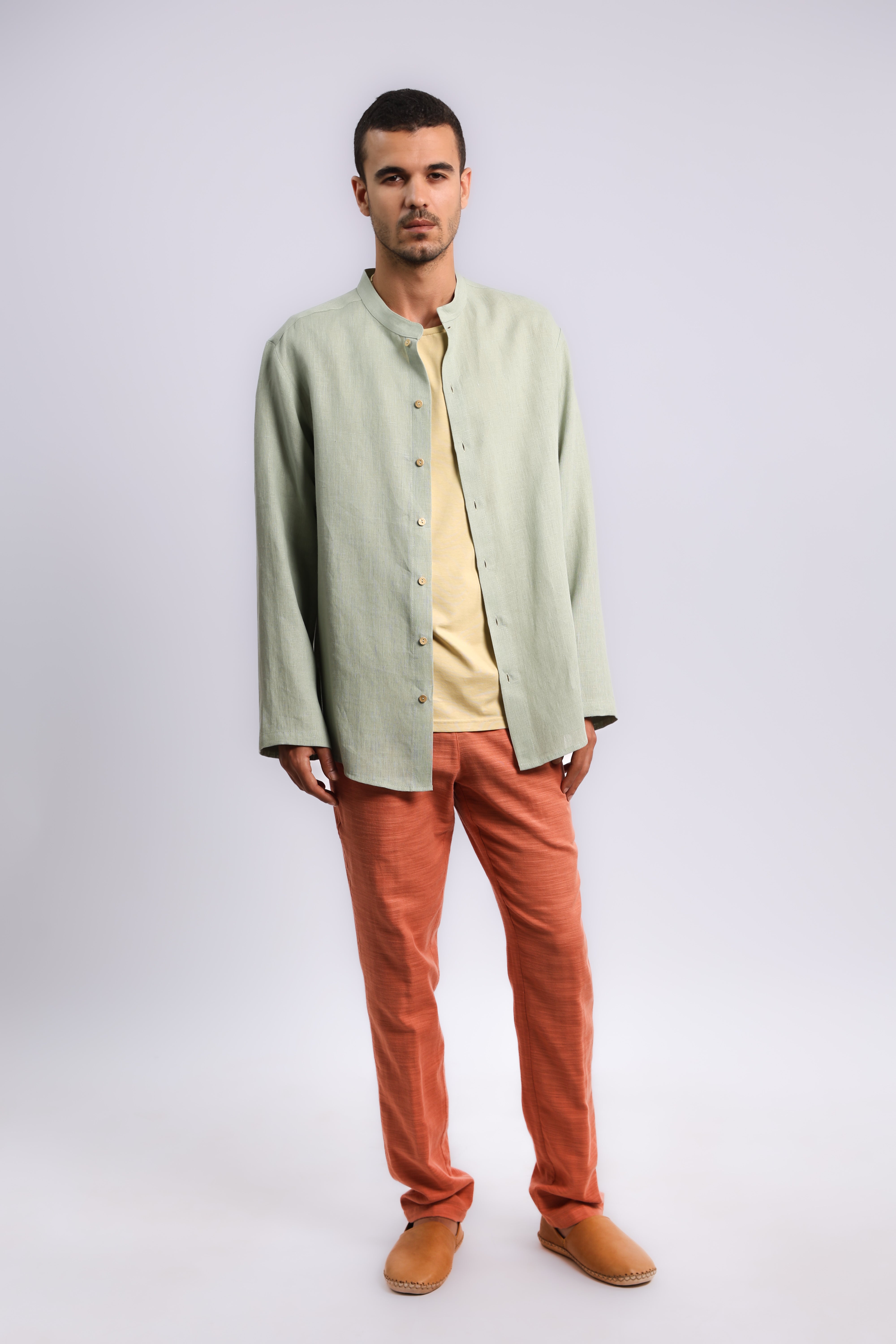 Essential linen shirt with stand collar – MIX AND MATCH